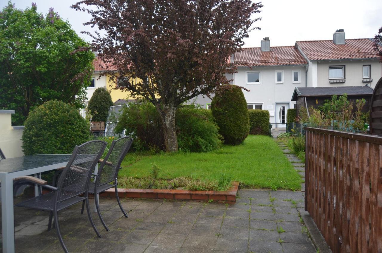 Villa Cozy House With Garden à Kaufbeuren Extérieur photo